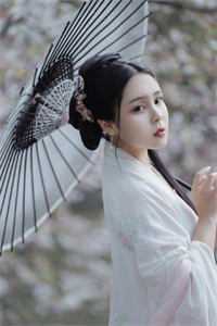 灵气复苏：我的云养女帝有亿点强