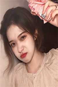 穿成po文女主她妈后，我靠弹幕撕剧本