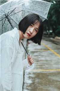 我是凤凰，女儿却是一只乌鸡