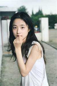 众叛亲离的女王陛下