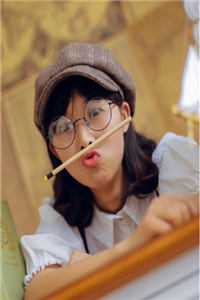 新娘跟着伴郎走