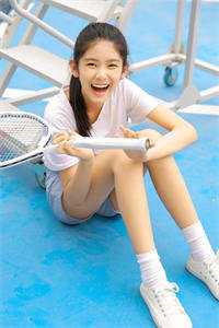 一场酒局，我拿下高冷女领导的信任免费