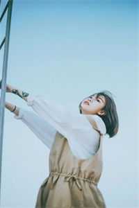 一别经年曲已散