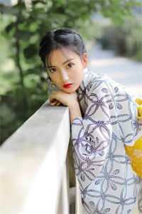 穿成明君心尖宠，众妃谄媚我开摆赵无眠英琼楼小说