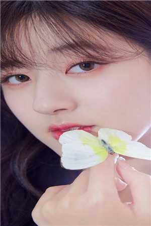 穿越后，我和女帝绑定CP