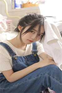 与科研老公离婚后，我成村里首富