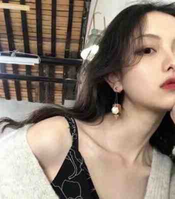 惹哭总裁后，全家求她做主母