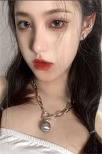 意中人悔婚后，我谋反了
