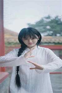 宠妾她娇弱又妩媚，一路内卷上位