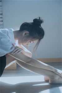 模拟故人声线，开局重现港乐巅峰全文