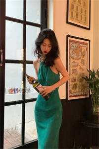 在当霸总的妈和女友之间，我选钱小说全文免费阅读
