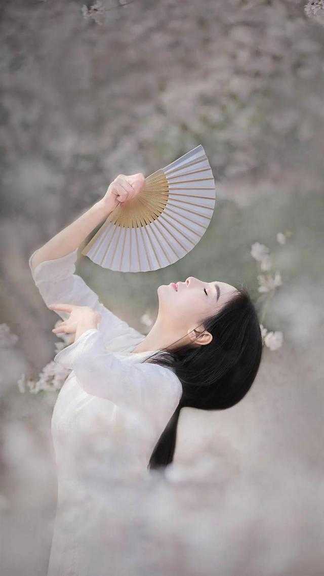 薛云睿程瑶的小说嫁首富的班花把我关进狗笼里，却不知我是首富太姑奶奶
