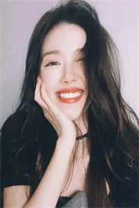 发现女神秘密后，她竟要我负责苏亮冯菱薇