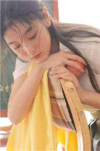 别人躲丧尸，我养女战神当保镖:结局+番外+完结