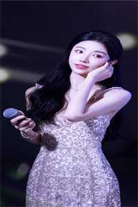 爱意藏在星河里