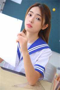 穿成世家嫡女，我修仙敛财