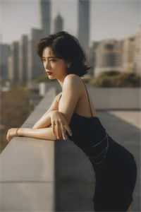 在妻子身旁